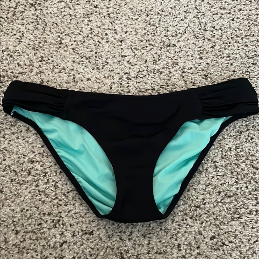 Black bikini bottoms